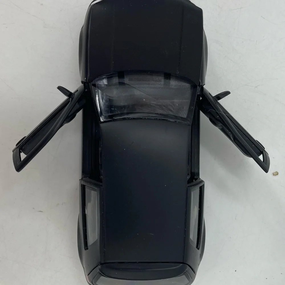 VW Volkswagen Golf‎ Rabbit 4 R32 Black Diecast Model Car 37290 Maisto 1:24 Doors